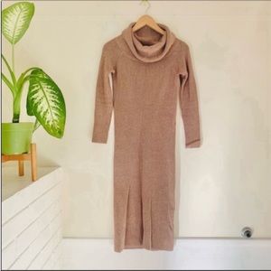 DO + BE - Sweater Midi Dress Size Medium